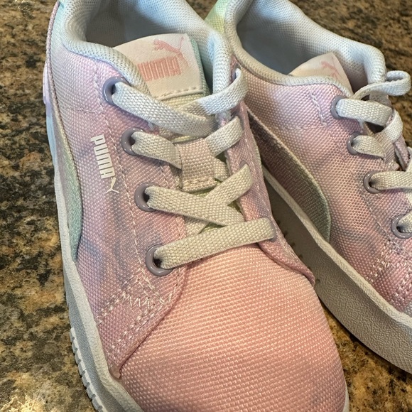 NWOT toddler Puma Shoes - Picture 2 of 5